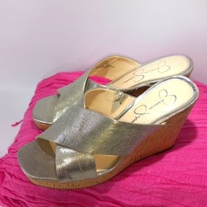 JESSICA SIMPSON GOLD WEDGE PLATFORM SANDALS